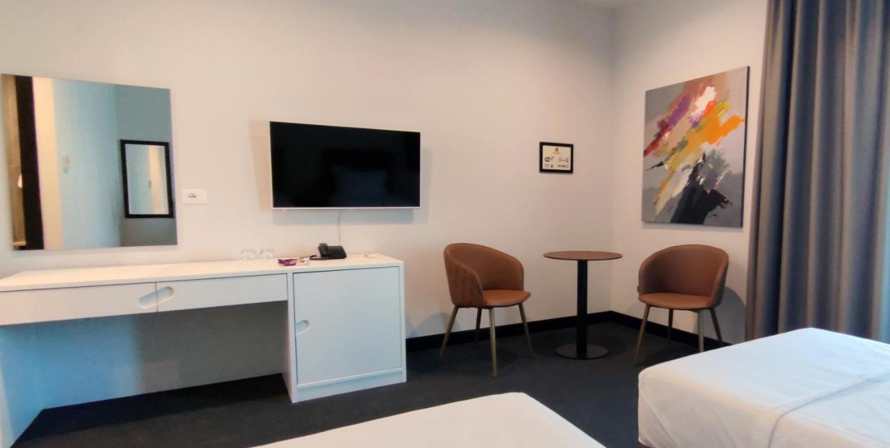 Hotel Delta Premium ドゥラス エクステリア 写真
