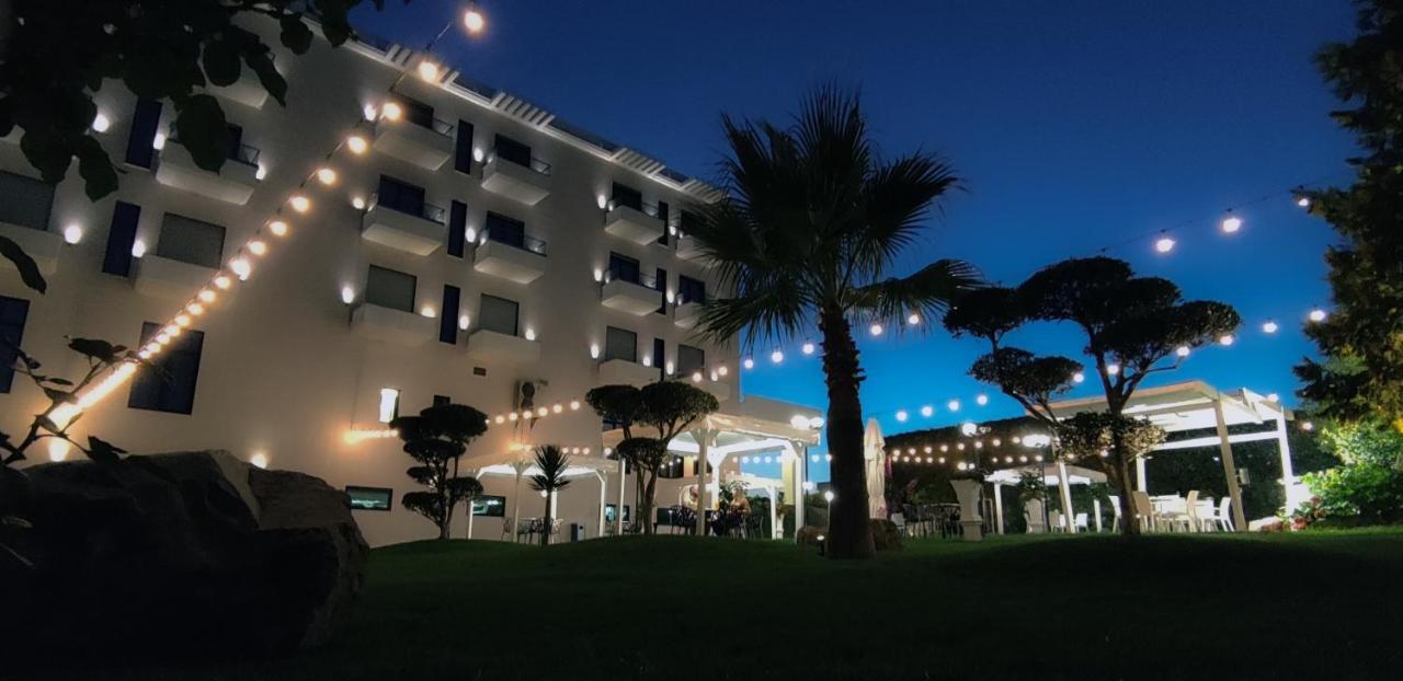 Hotel Delta Premium ドゥラス エクステリア 写真