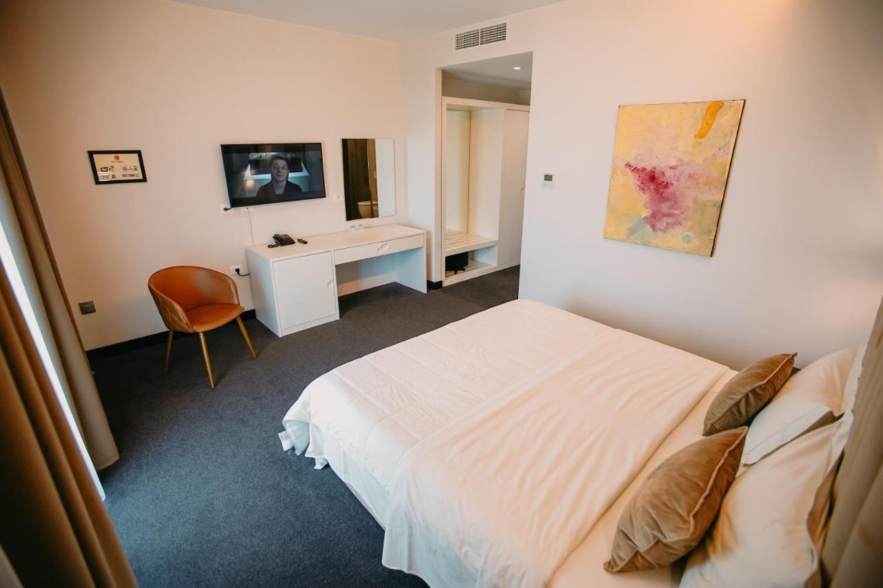 Hotel Delta Premium ドゥラス エクステリア 写真