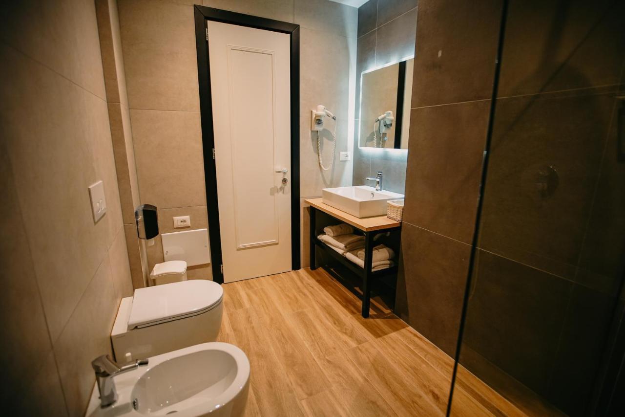 Hotel Delta Premium ドゥラス エクステリア 写真