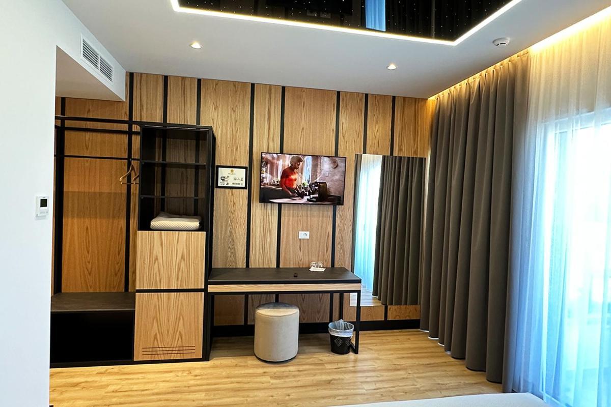 Hotel Delta Premium ドゥラス エクステリア 写真