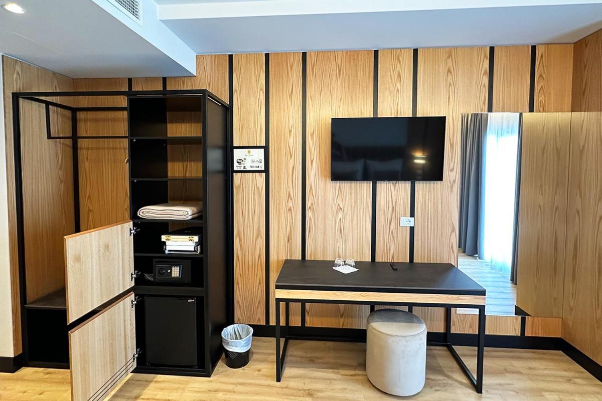 Hotel Delta Premium ドゥラス エクステリア 写真