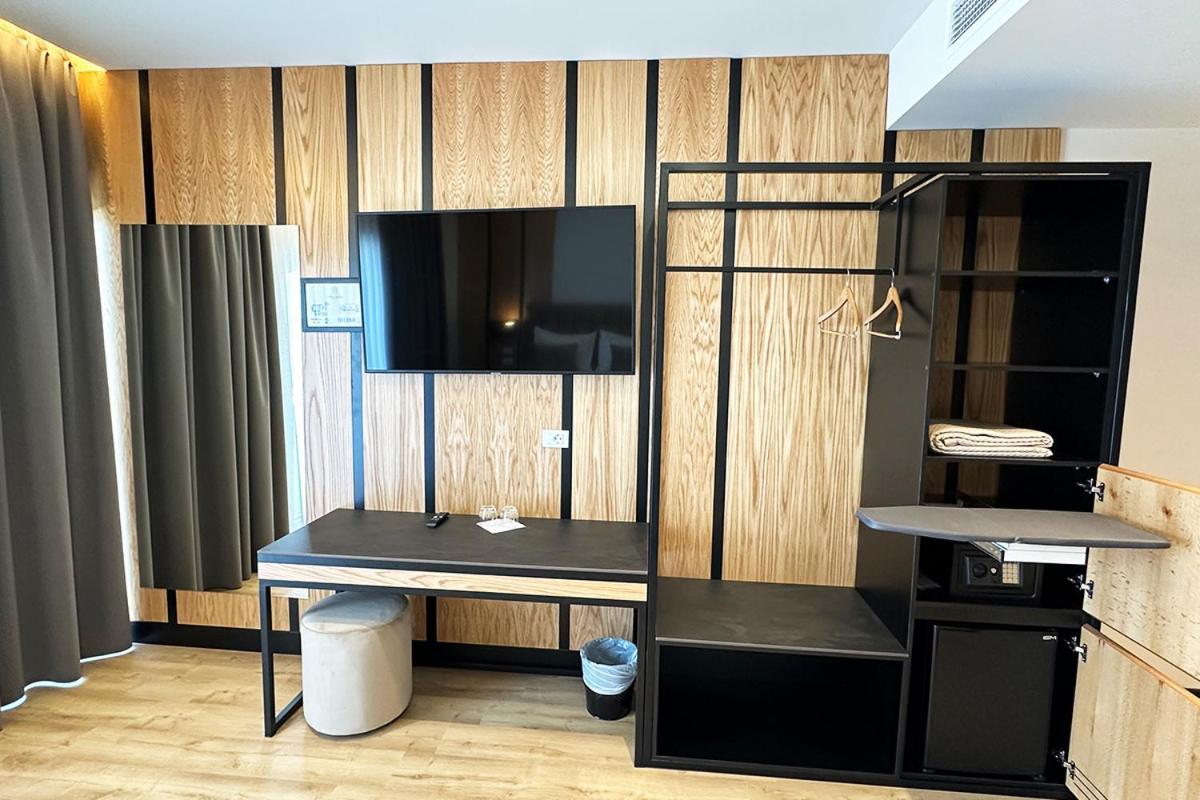 Hotel Delta Premium ドゥラス エクステリア 写真