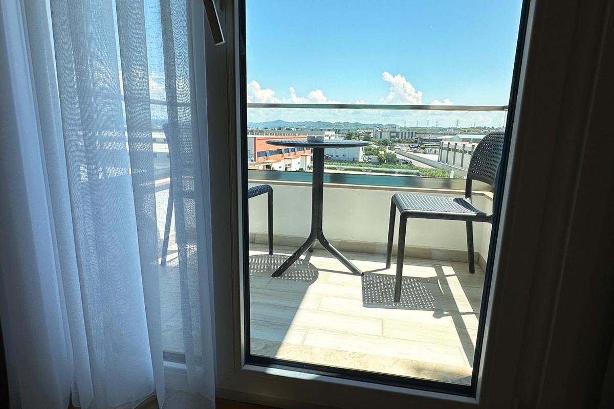 Hotel Delta Premium ドゥラス エクステリア 写真